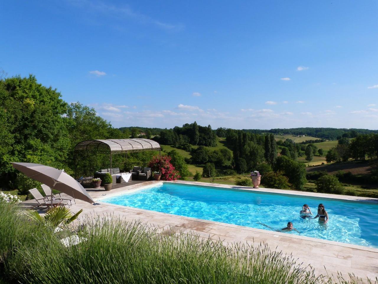 Le Manoir De Beauregard Bed & Breakfast Clermont-de-Beauregard Exterior photo